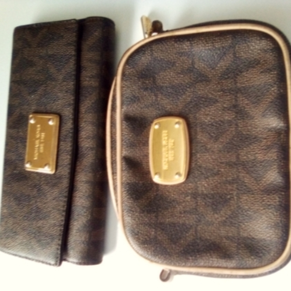 Michael Kors Brown Jet Set Wallet and Purse